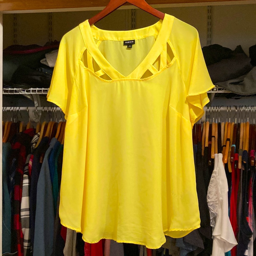Torrid bright yellow cut out blouse. Size 1